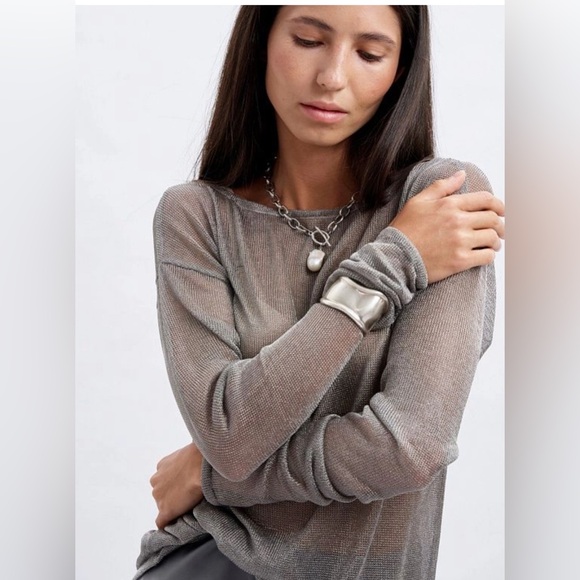 NWT Metallic long sleeve top - Picture 5 of 15